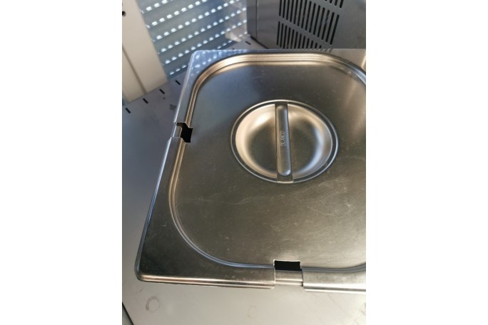 Pojemnik gastronomiczny GN 1/2 150mm 8.5l stal nierdzewna z pokrywą BLANCO