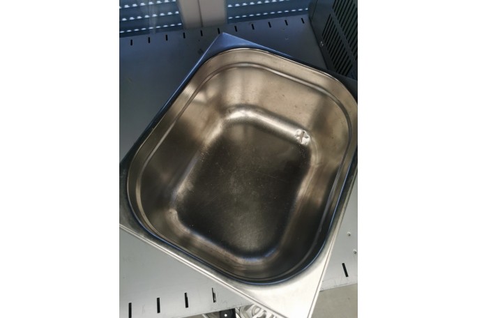 Pojemnik gastronomiczny GN 1/2 150mm 8.5l stal nierdzewna z pokrywą BLANCO
