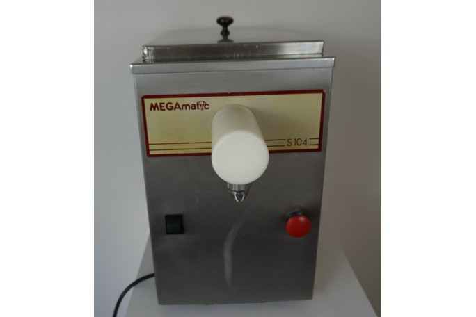Automat do bitej śmietany Megamatic S104 4L 36% - używany