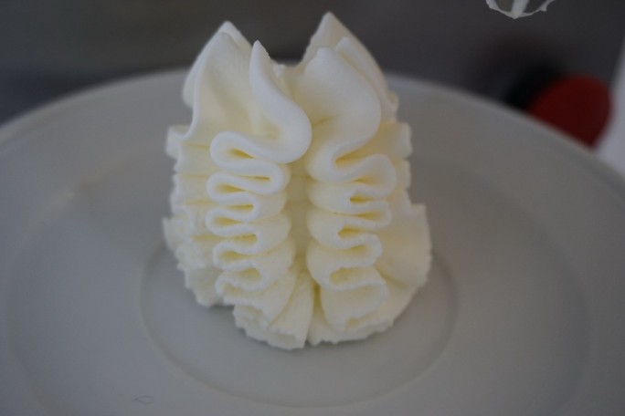 Automat do bitej śmietany Megamatic S104 4L 36% - używany