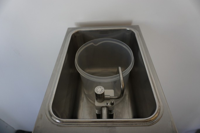 Automat do bitej śmietany Megamatic S104 4L 36% - używany