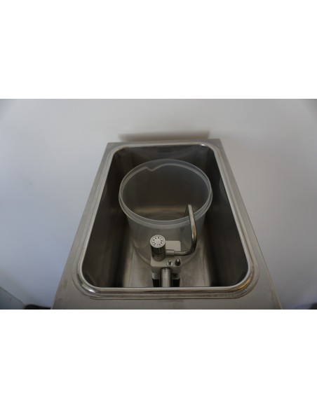 Automat do bitej śmietany Megamatic S104 4L 36% - używany