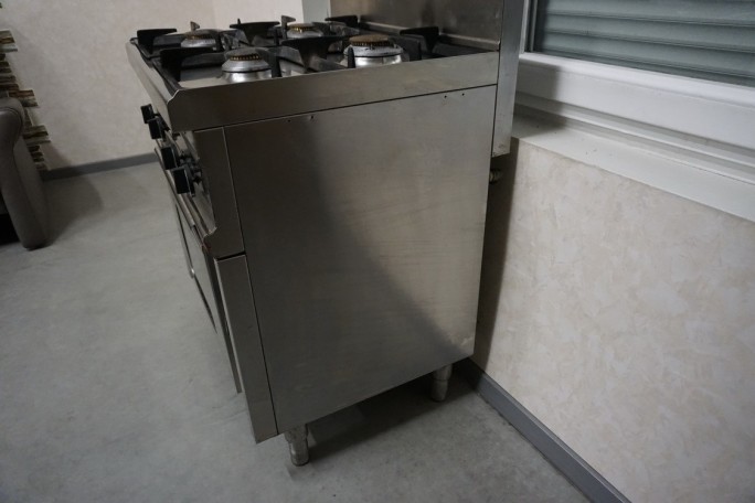 KUCHNIA GAZOWA 4 PALNIKOWA GASTRONOMICZNA WŁOSKA + PIEKARNIK 230v